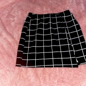 Black and white skirt (little slit on the side)